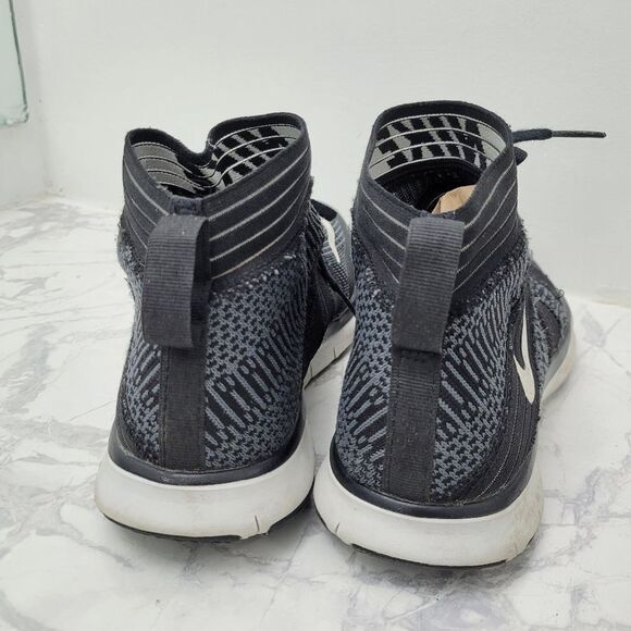 Nike Black & White Sneakers Running Shoes Size: 8.5US - Picture 4 of 12